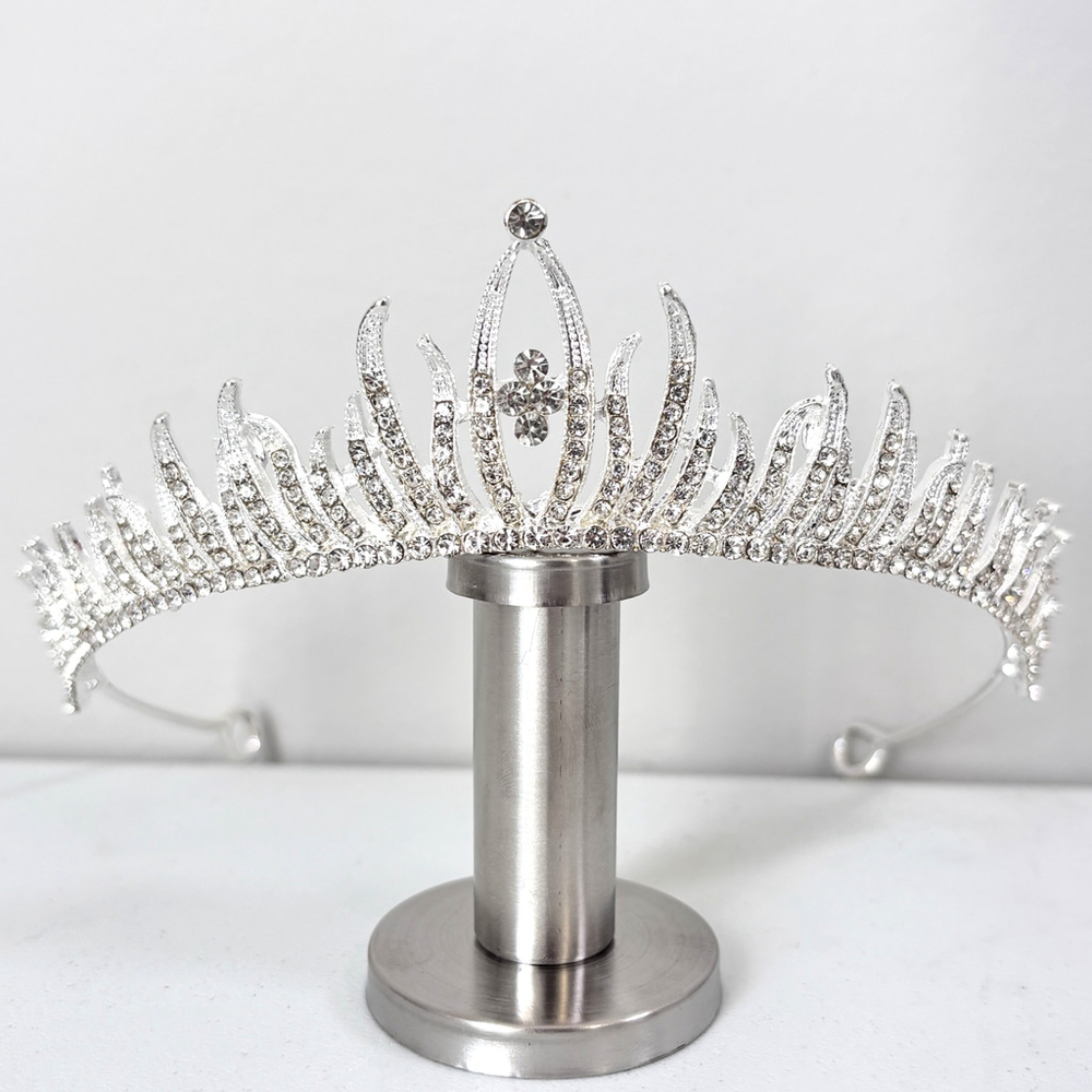 Silver Frost Elegance Crystal Bridal, Wedding & Pageant Tiara / Crown NWT - Picture 3 of 3